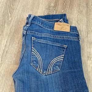 W25, L31 Hollister ladies jeans.